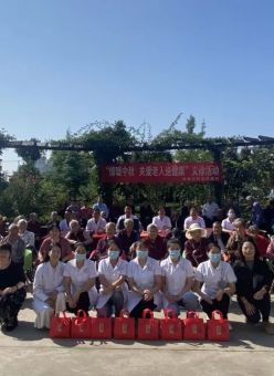 韩城市妇幼保健院：开展“情暖中秋，关爱老人送健康”义诊活动